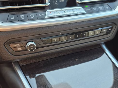 Used 2019 BMW 330i Sedan w/ Driving Assistance Package image 29