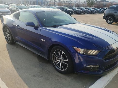 Used 2016 Ford Mustang GT Premium image 4