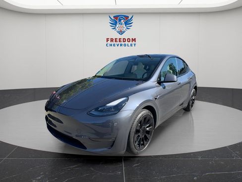 Used 2023 Tesla Model Y Long Range AWD/4WD image 1