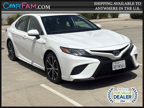 Used 2020 Toyota Camry SE w/ Carpet Mat Package FWD image 1