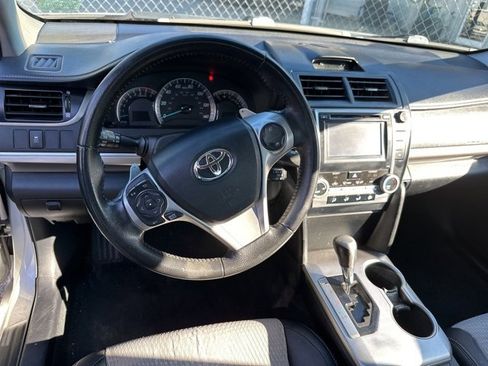 Used 2013 Toyota Camry SE image 14