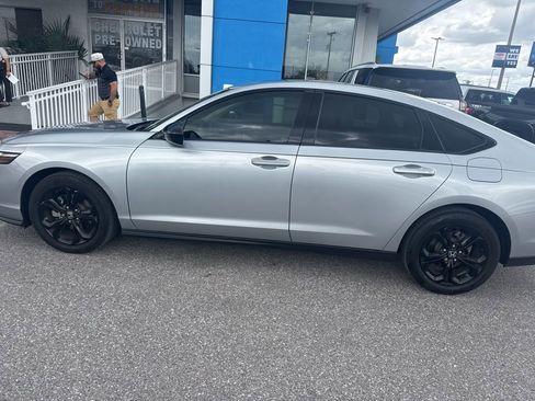 Used 2025 Honda Accord SE image 5