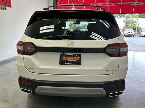 Used 2023 Honda Pilot Elite image 4