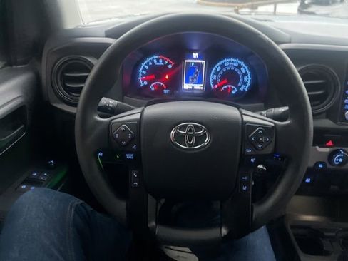 Used 2022 Toyota Tacoma SR image 19