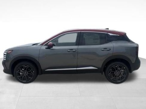 New 2025 Nissan Kicks SR FWD image 6