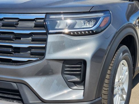 New 2026 Ford Explorer Active RWD image 10