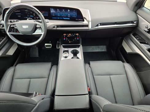 Certified 2026 Cadillac Vistiq Sport w/ LPO, Floor Liner Package image 13