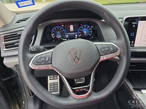 Used 2024 Volkswagen Atlas Peak Edition SEL AWD/4WD image 13