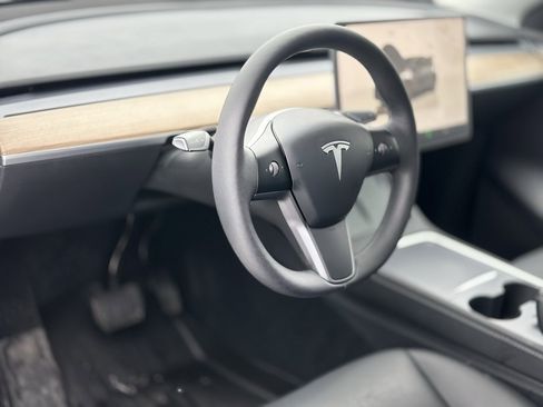 Used 2023 Tesla Model Y Long Range image 14