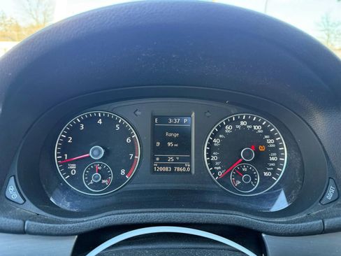 Used 2014 Volkswagen Passat 1.8T SE image 15