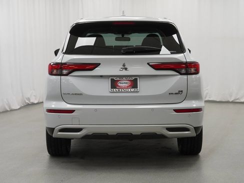 Used 2023 Mitsubishi Outlander SE image 14