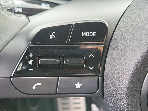 Certified 2025 Hyundai Elantra Sport FWD image 8