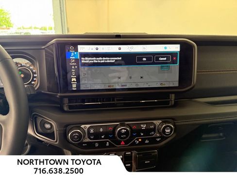 Used 2025 Jeep Gladiator Mojave w/ Safety Group AWD/4WD image 10