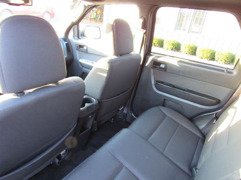 Used 2010 Ford Escape XLT image 25