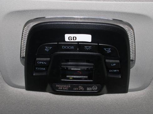 Used 2026 Toyota Corolla Cross XLE image 13