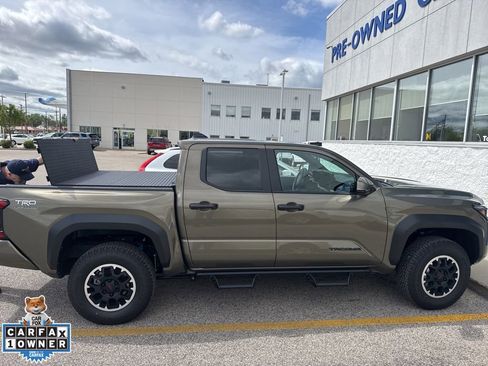 Used 2026 Toyota Tacoma TRD Off-Road w/ TRD Off Road Upgrade Package AWD/4WD image 4