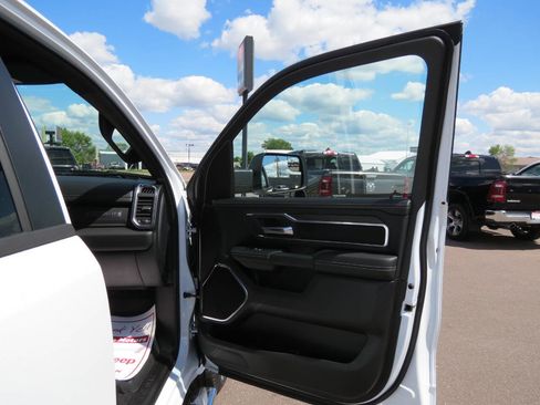 Used 2025 RAM 1500 Laramie w/ Sport Appearance Package AWD/4WD image 27