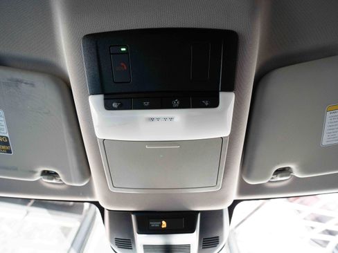 Used 2023 Nissan Rogue SV image 18