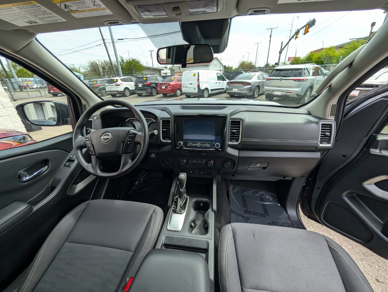Used 2022 Nissan Frontier SV w/ Technology Package RWD image 14