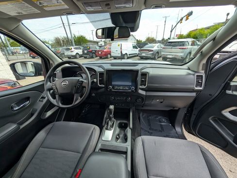 Used 2022 Nissan Frontier SV w/ Technology Package image 14