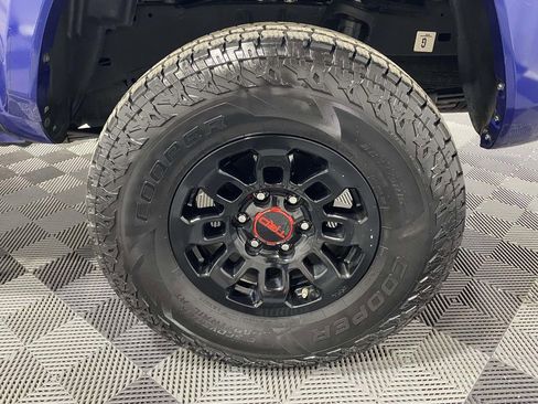 Used 2022 Toyota Tacoma TRD Sport w/ Technology Package AWD/4WD image 7