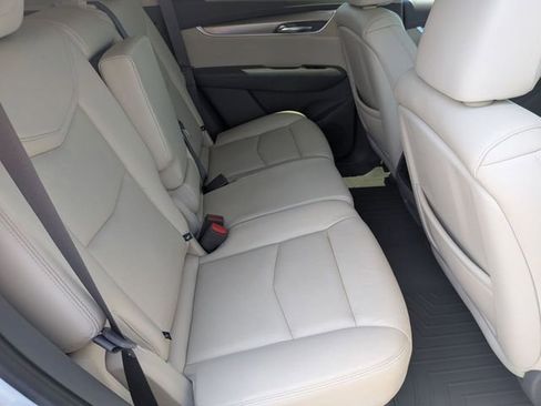 Used 2018 Cadillac XT5 Luxury w/ Driver Awareness Package AWD/4WD image 31