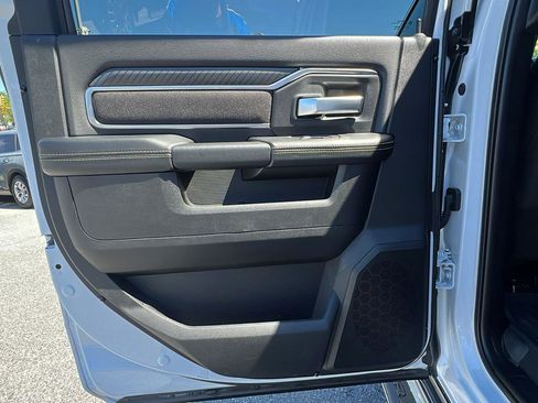 Used 2025 RAM 2500 Big Horn AWD/4WD image 18