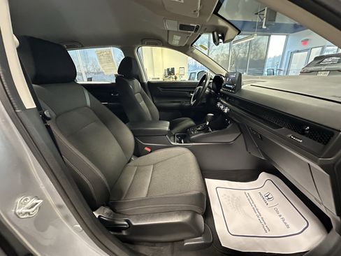 Used 2023 Honda CR-V LX image 18