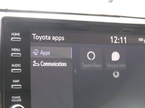 Used 2022 Toyota Camry XLE w/ Navigation Upgrade Package image 34