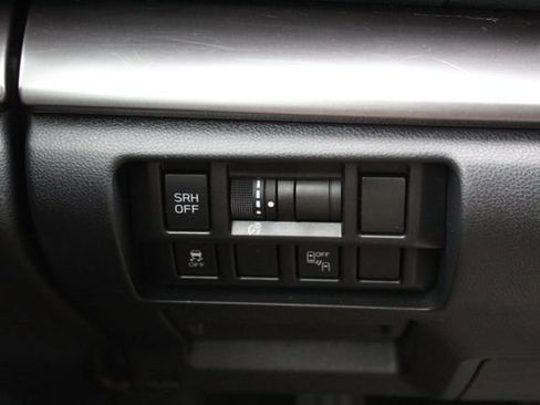 Used 2018 Subaru Crosstrek 2.0i Limited image 20