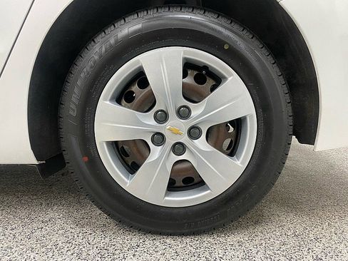 Used 2018 Chevrolet Cruze LS image 28