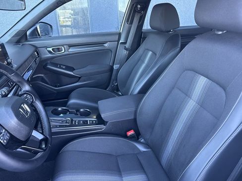 Used 2023 Honda Civic Sport image 4