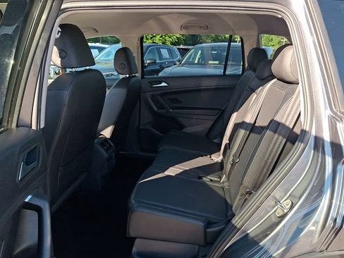 Used 2020 Volkswagen Tiguan SE AWD/4WD image 11