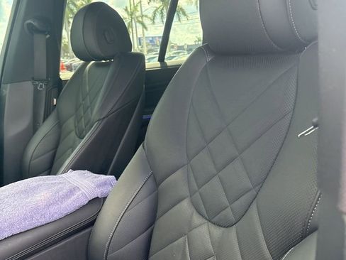 Used 2023 BMW X5 xDrive40i w/ Premium Package image 3