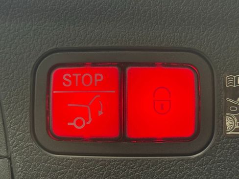 Certified 2025 Mercedes-Benz GLE 450e 4MATIC image 15