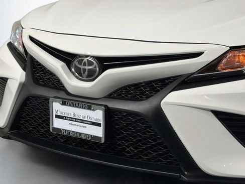 Used 2020 Toyota Camry SE FWD image 13