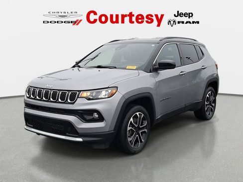 Used 2024 Jeep Compass Limited image 9