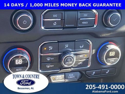 Used 2024 Chevrolet Suburban Z71 w/ Luxury Package image 24