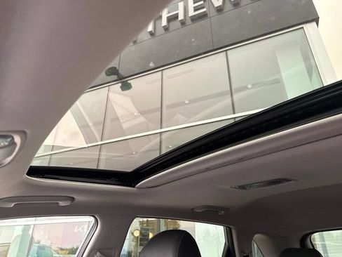 Certified 2022 Kia Niro EX Premium FWD image 25