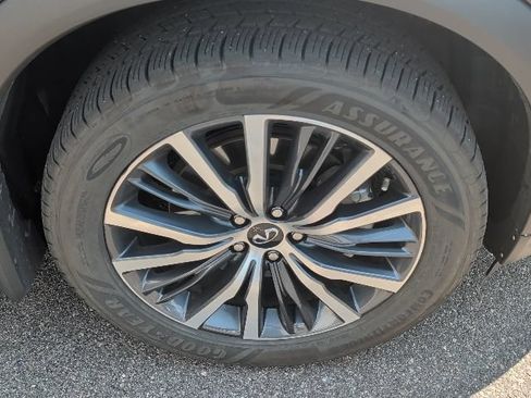 Used 2023 INFINITI QX60 Sensory w/ Cargo Package AWD/4WD image 2