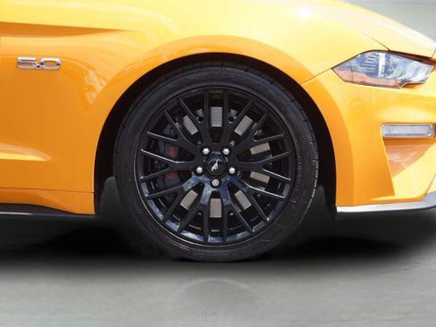 Used 2018 Ford Mustang GT Premium w/ GT Performance Package RWD image 4