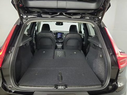 Used 2025 Volvo XC40 B5 Plus w/ Protection Package Premier AWD/4WD image 41