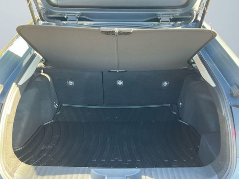 Used 2023 Toyota Prius LE image 18