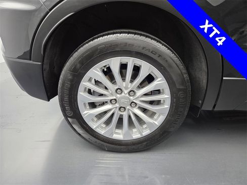 Used 2024 Cadillac XT4 Luxury w/ Cold Weather Package image 17