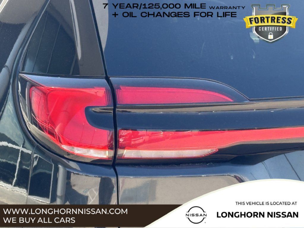 Used 2023 Chrysler Pacifica Touring-L FWD image 6