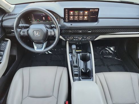 Used 2025 Honda Accord Touring image 18