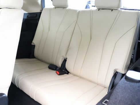 Used 2023 Acura MDX SH-AWD image 12