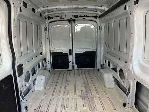 Used 2023 Ford Transit 250 Medium Roof image 21