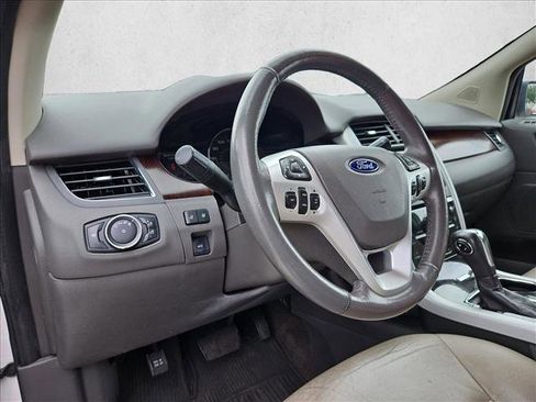 Used 2014 Ford Edge Limited w/ Driver Entry Package FWD image 9