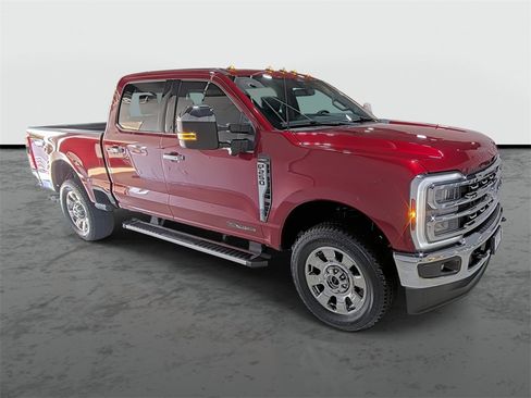 Used 2025 Ford F250 Lariat w/ Chrome Package image 5